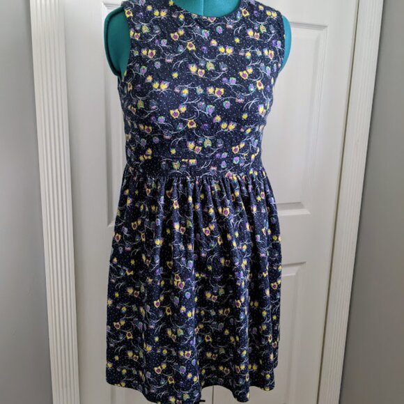 Dress - Picture 1 of 7